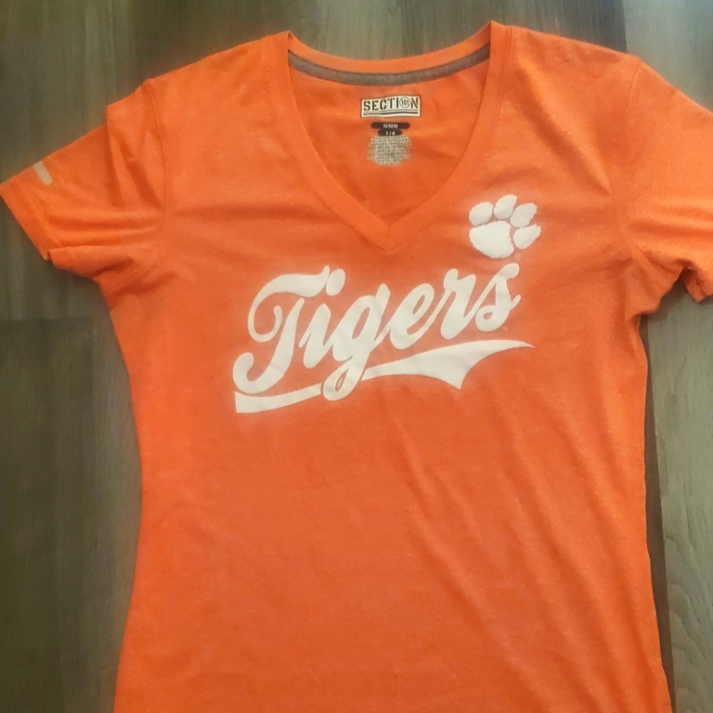 Clemson Tiger t-shirt
